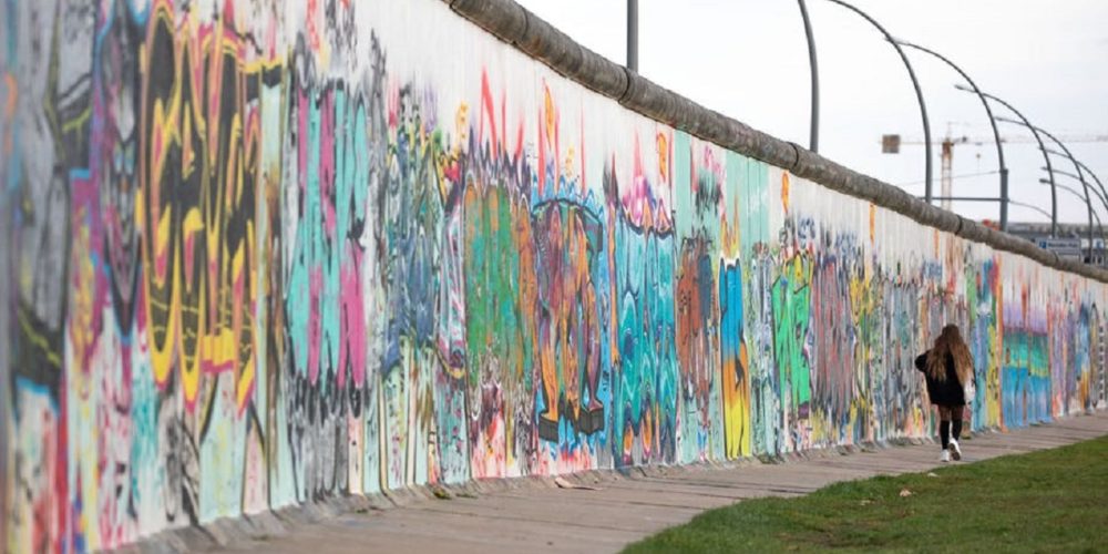Wall-mt Wall-mt